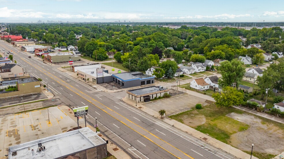 More Photos Of 21511 Van Dyke Ave, Warren Bank For Sale