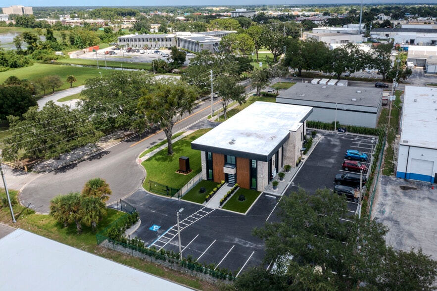 More Photos Of 7335 Lake Ellenor Dr, Orlando Office For Sale