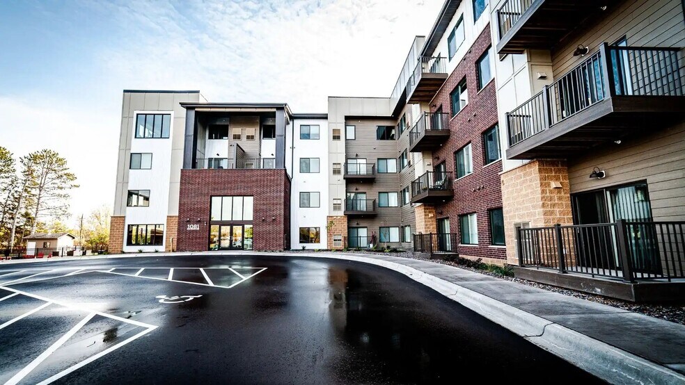 More Photos Of 1081 SW Fourth St, Forest Lake Apartments For Lease