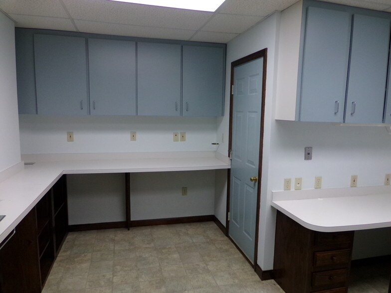 More Photos Of 401 Gilford Ave, Gilford Medical For Sale