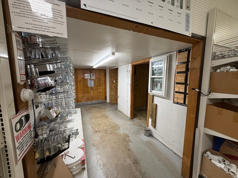 More Photos Of 534 Virginia Ave, Fairmont Freestanding For Sale