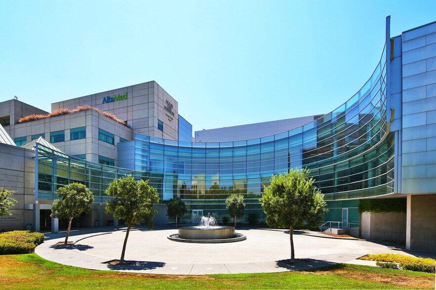 More Photos Of 2100 W 3rd St, Los Angeles Medical For Lease