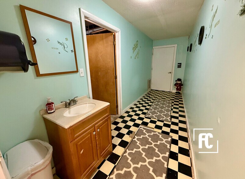 More Photos Of 200 SW 3rd Ave, Okeechobee Freestanding For Sale