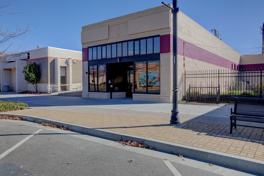 More Photos Of 3234 Santa Fe St, Riverbank Storefront For Sale