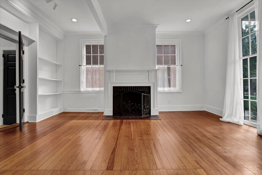More Photos Of 12 N 5th Ave, Wilmington Office Residential For Sale