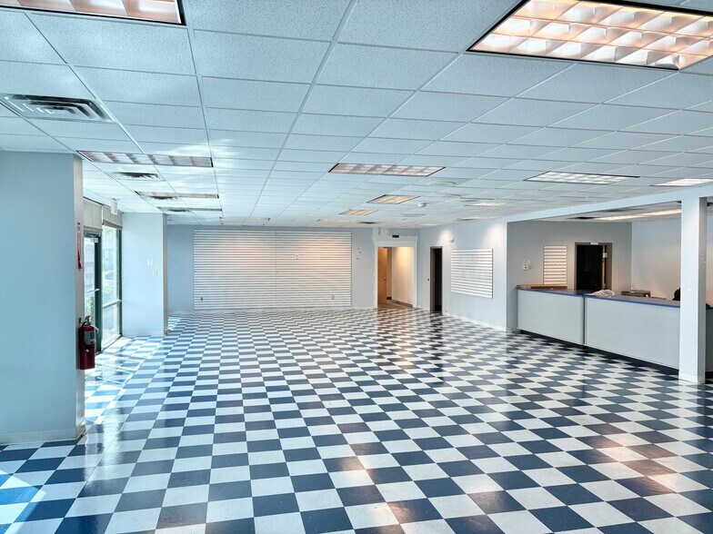 More Photos Of 3303 Airline Blvd, Portsmouth Light Distribution For Sale