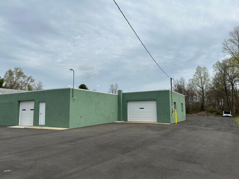 More Photos Of 577 N 3rd St, Hammonton Warehouse For Lease
