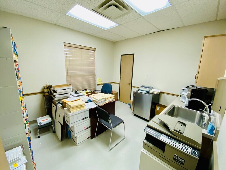 More Photos Of 901 Loop 337, New Braunfels Medical For Lease