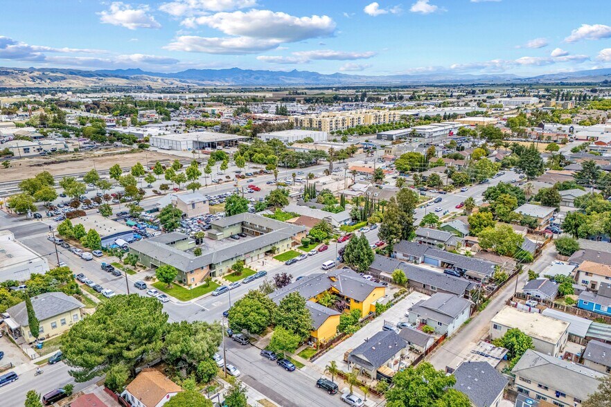 More Photos Of 7191 Eigleberry St, Gilroy Apartments For Sale
