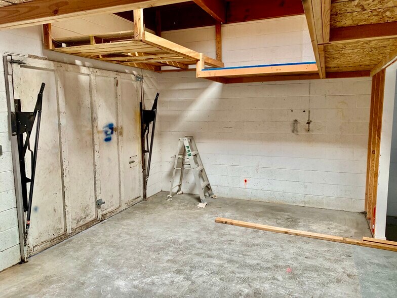 More Photos Of 890 Vallejo Ave, Novato Service For Lease