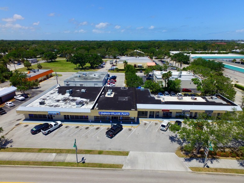 More Photos Of 702-736 21st St, Vero Beach Storefront For Lease