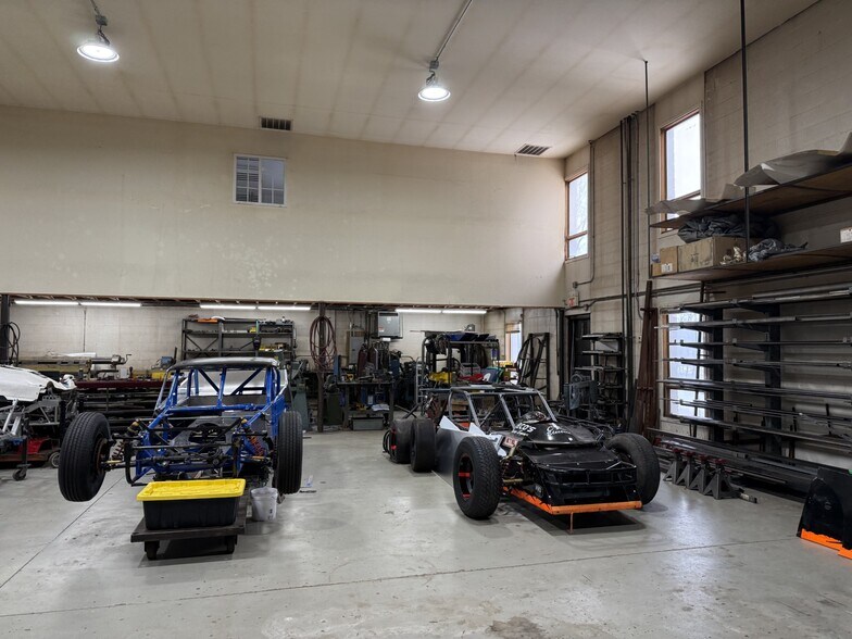More Photos Of 91 Willenbrock Rd, Oxford Light Manufacturing For Lease