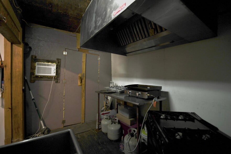 More Photos Of 268 Richland St, Dayton General Retail For Sale