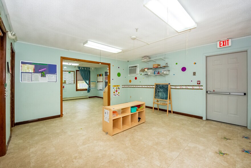 More Photos Of 105 Durham Rd, Dover Daycare Center For Sale
