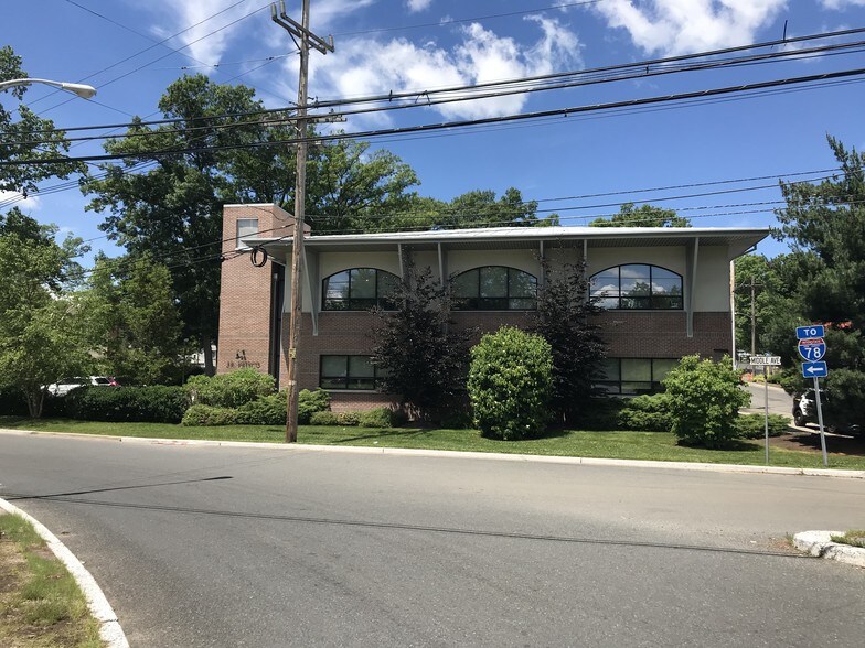 Primary Photo Of 44 Middle Ave, Summit Office For Lease