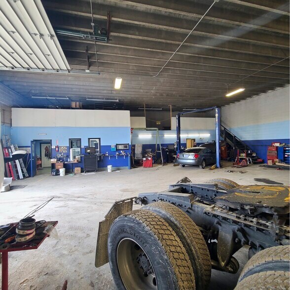 More Photos Of 1125 Crawford Av, Windsor Industrial For Sale