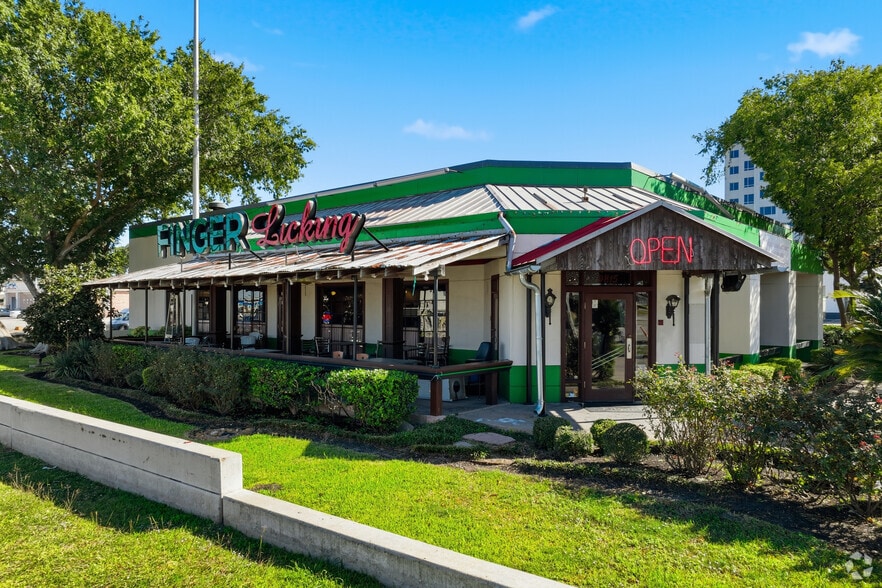 More Photos Of 9801-9819 Bissonnet St, Houston Unknown For Lease