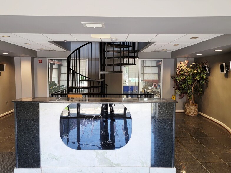 More Photos Of 45805 Woodland Rd, Sterling Warehouse For Sale