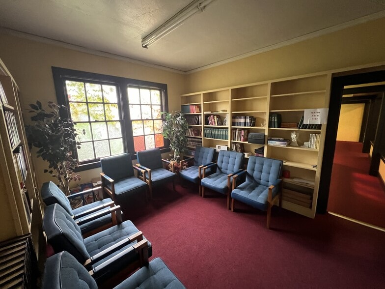 More Photos Of 2211 3rd St, La Verne Religious Facility For Sale