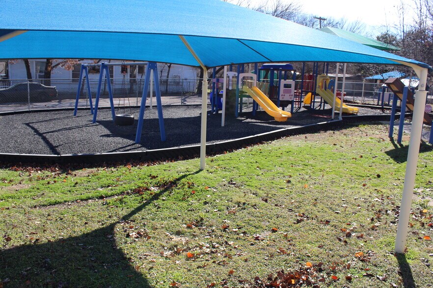 More Photos Of 1519 Circle Park Blvd, Fort Worth Religious Facility For Sale