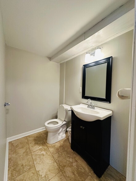 More Photos Of 5857 Kellogg Ave, Cincinnati Office For Lease