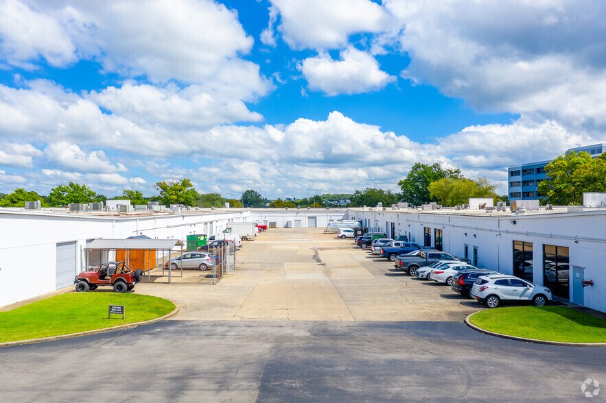 More Photos Of 220 Great Circle Rd, Nashville Research And Development For Lease