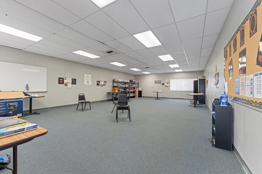 More Photos Of 3700 W Avenue L, Lancaster Schools For Lease