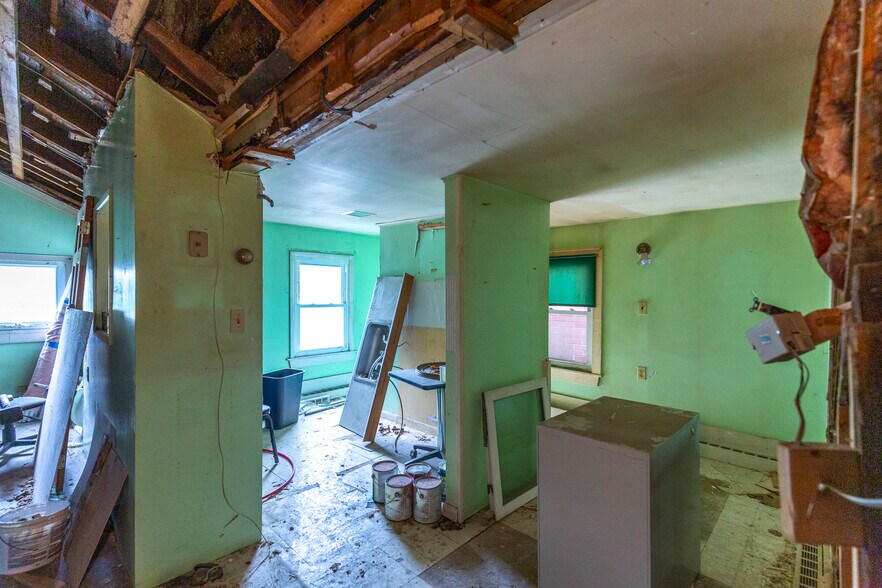 More Photos Of 23 E Main St, Hancock Restaurant For Sale