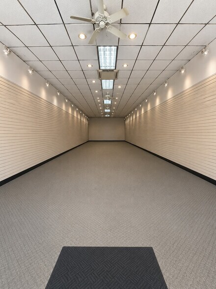 More Photos Of 39 W Fordham Rd, Bronx Storefront For Lease