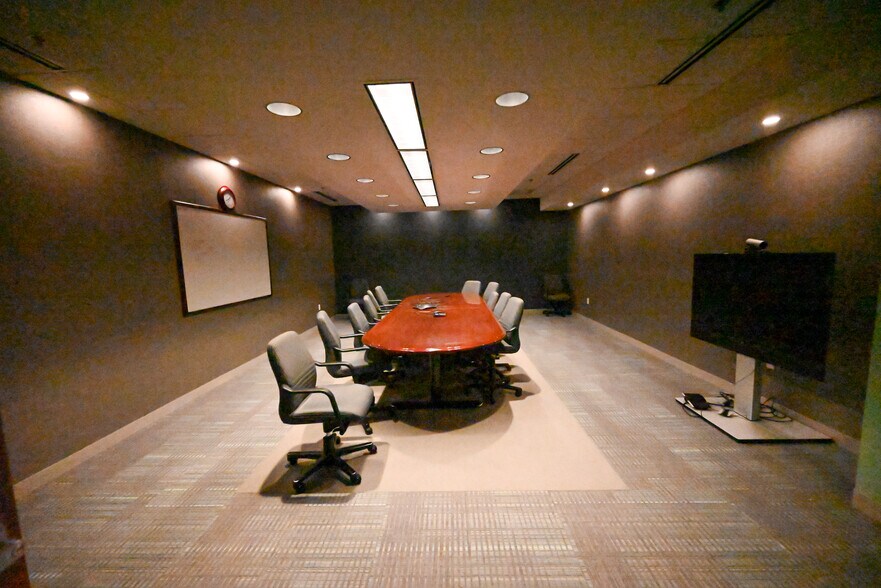 More Photos Of 380 Russell St, Hadley Medical For Lease