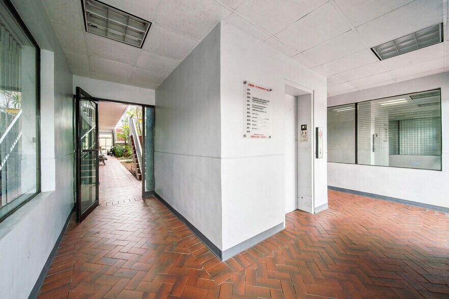 More Photos Of 1900 N University Dr, Pembroke Pines Office For Lease