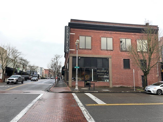 More Photos Of 701-705 Main St, Vancouver Office For Lease