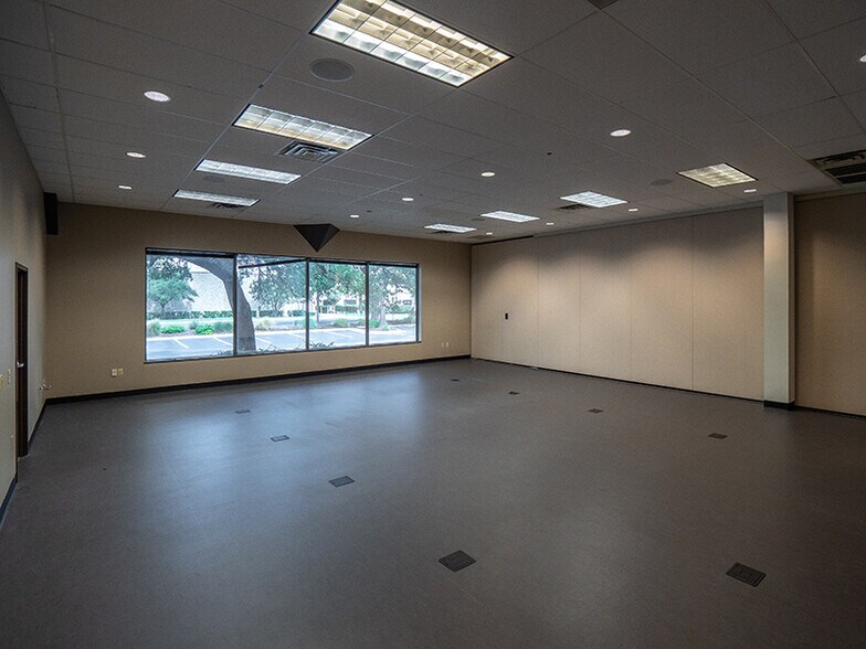 More Photos Of 12303 Technology Blvd, Austin Unknown For Lease