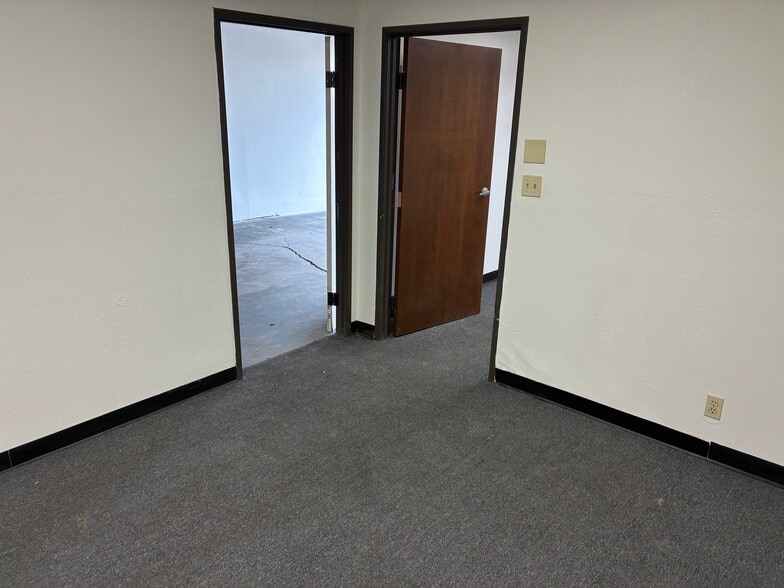 More Photos Of 8130 Lorraine Ave, Stockton Warehouse For Lease