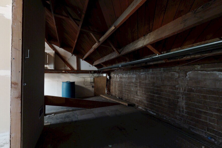 More Photos Of 1035 Murray St, Berkeley Showroom For Lease