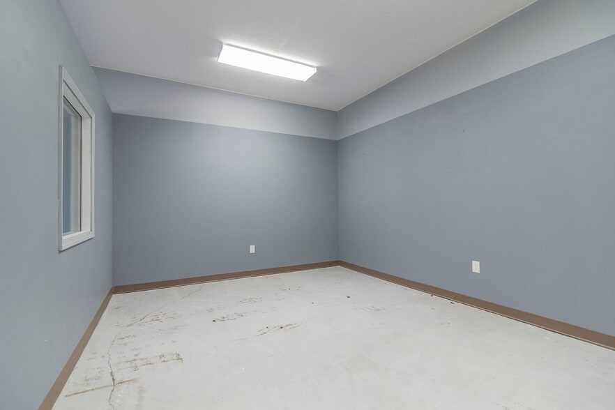 More Photos Of 5801 Old Collinsville Rd, Fairview Heights General Retail For Lease
