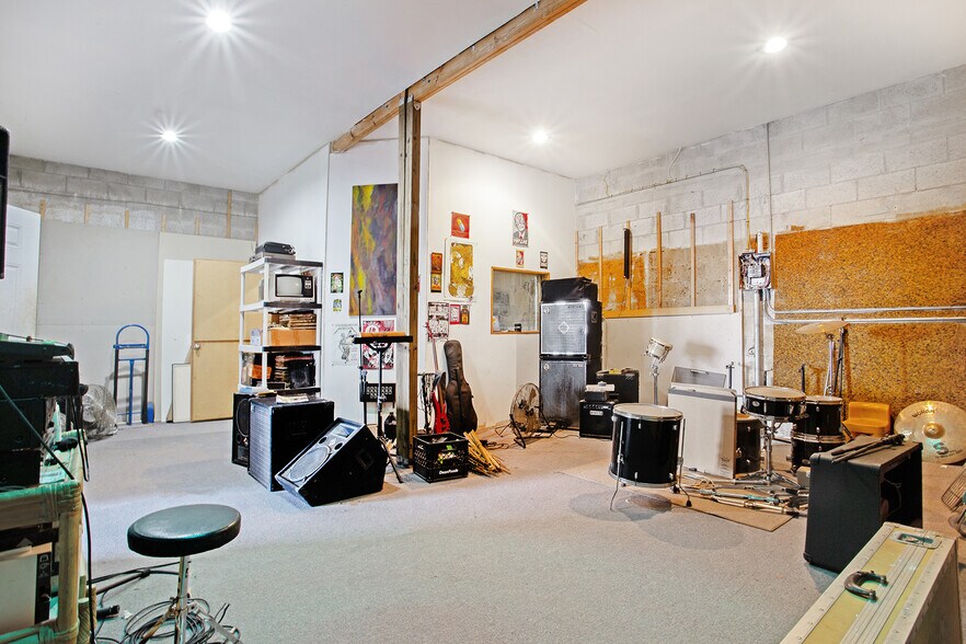 More Photos Of 14200-14238 SW 136th St, Miami Light Manufacturing For Sale