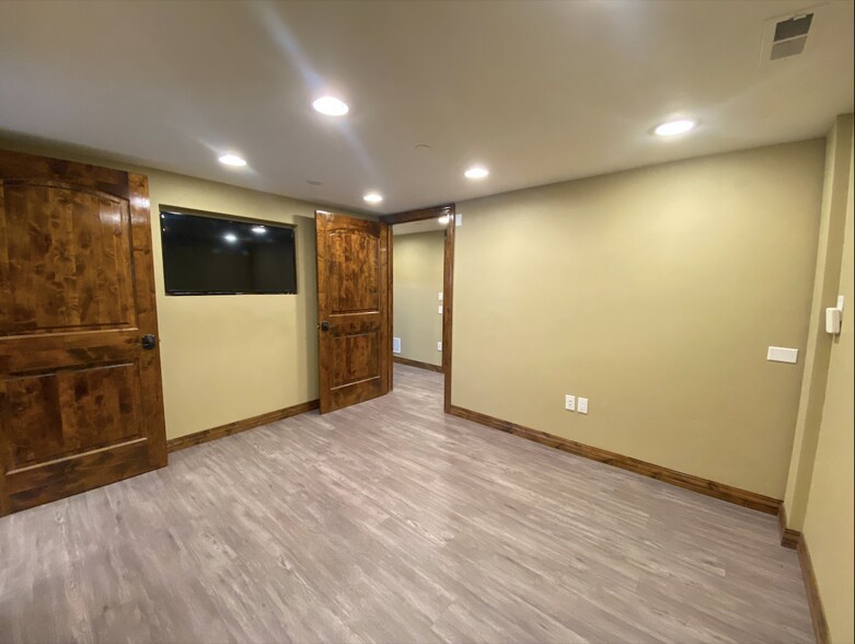 More Photos Of 1933 Dolores Way, Carbondale Industrial For Lease