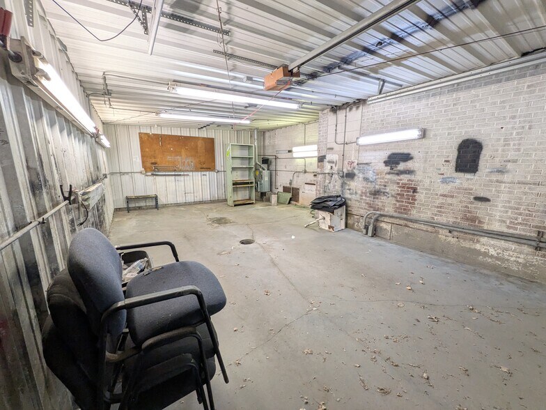 More Photos Of 1710 S Belt Hwy, Saint Joseph Auto Dealership For Sale