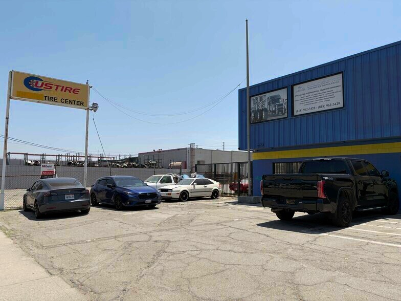 More Photos Of 9837 Glenoaks Blvd, Sun Valley Warehouse For Lease