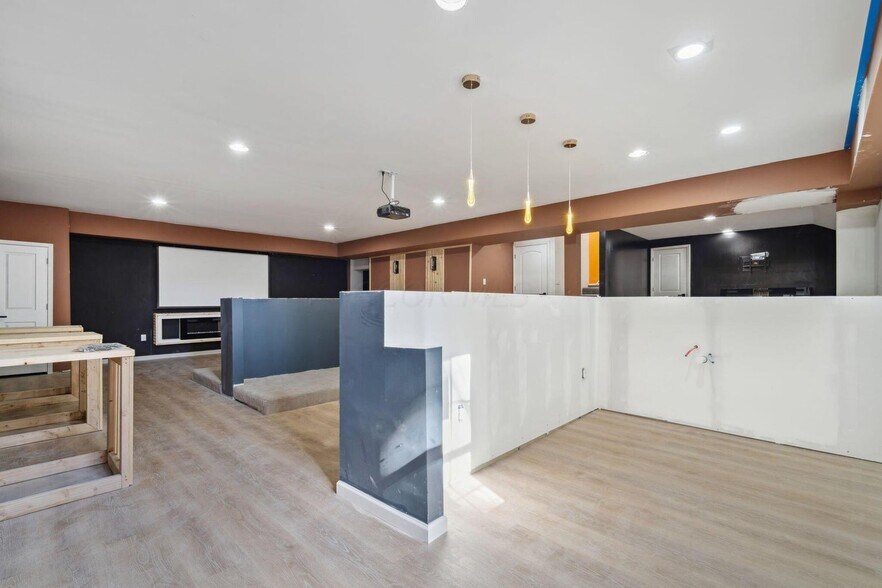 More Photos Of 4677 E Livingston Ave, Columbus Specialty For Sale