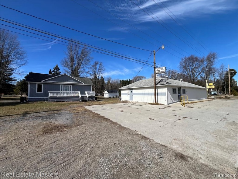 Primary Photo Of 8216 Lakeshore Rd, Lexington Convenience Store For Sale