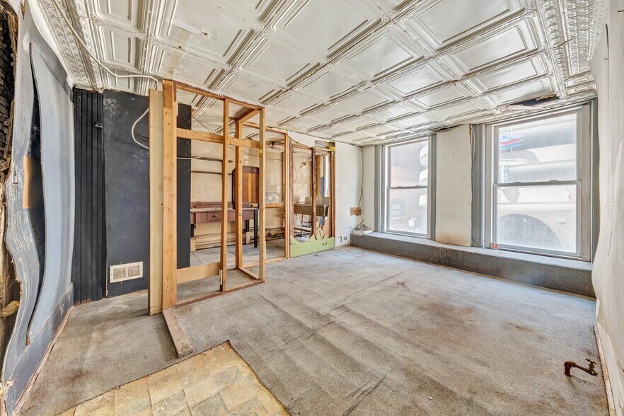 More Photos Of 628 Smithfield St, Pittsburgh Restaurant For Sale