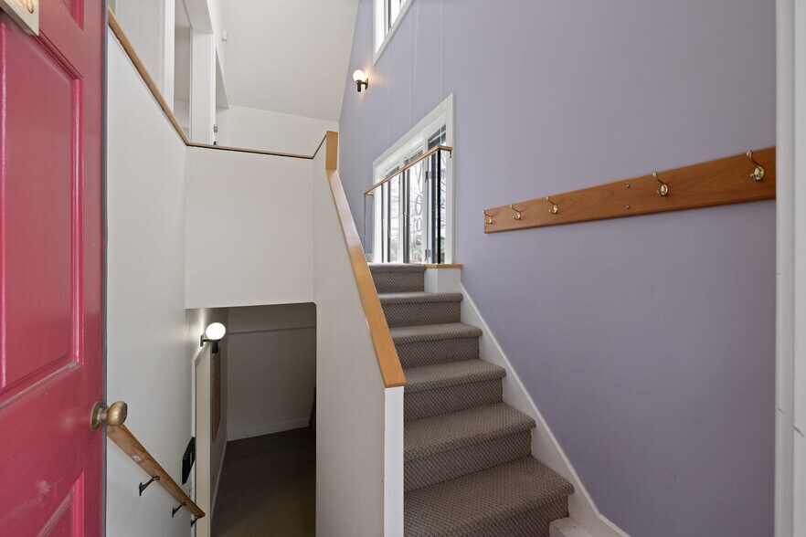 More Photos Of 68 Lyme Rd, Hanover Office Residential For Sale