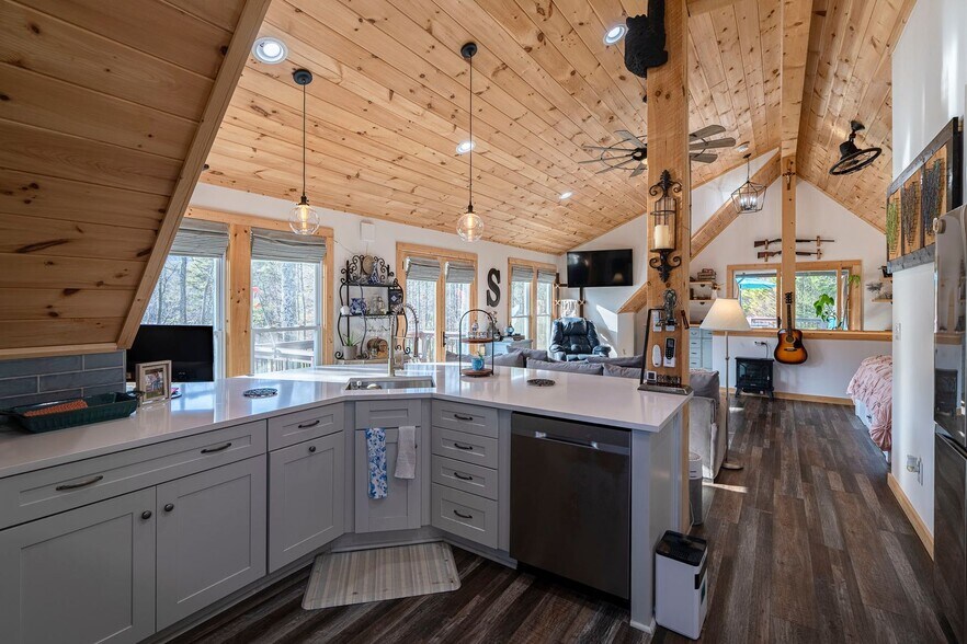 More Photos Of 201 Mountainside Pky, Ellijay Lodge Meeting Hall For Sale