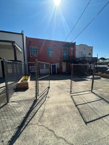 More Photos Of 5346 Peachtree Rd, Chamblee Storefront For Sale