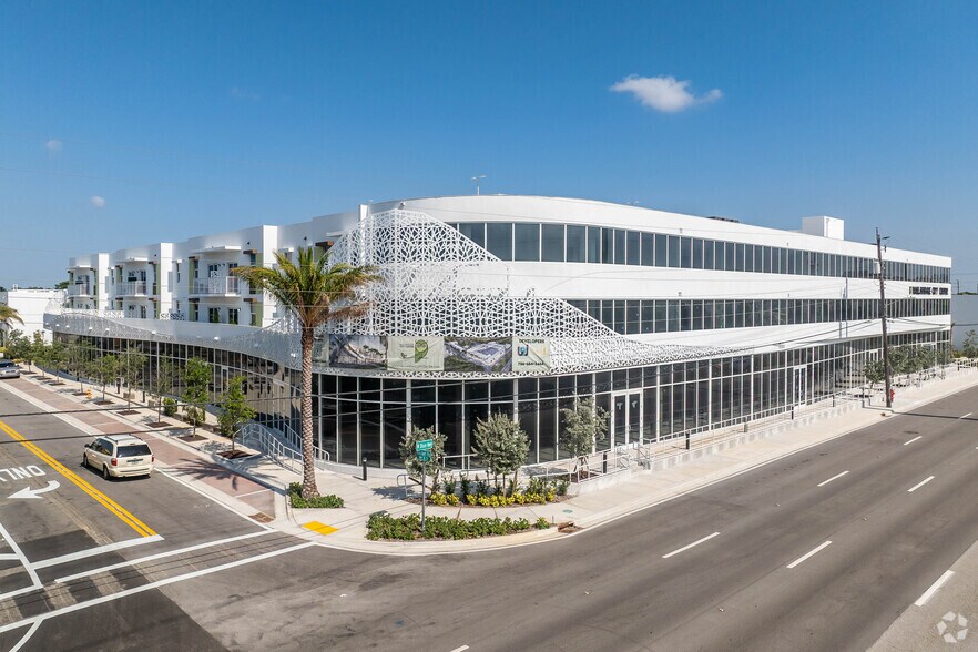Primary Photo Of 500 N Dixie Hwy, Hallandale Beach Medical For Lease