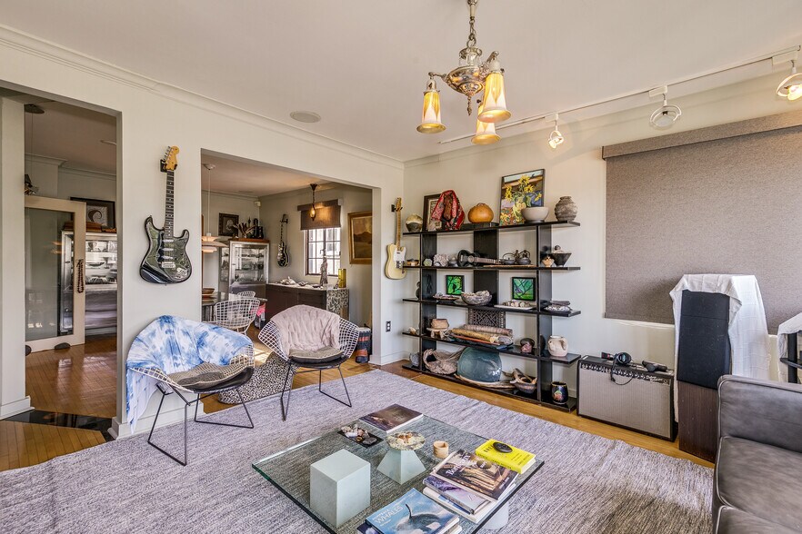 More Photos Of 3401-3405 S Lyndale Ave, Minneapolis Storefront Retail Residential For Sale