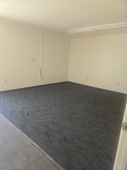 More Photos Of 164 Malbert St, Perris Warehouse For Lease