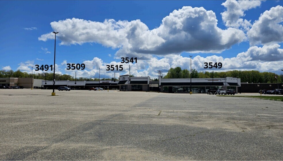 Primary Photo Of 3535 W Houghton Lake Dr, Houghton Lake Storefront For Lease